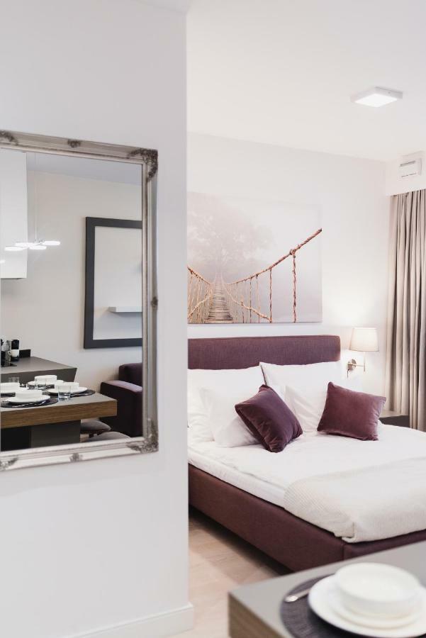 Luxlux Apartments Metro Slodowiec Варшава Экстерьер фото