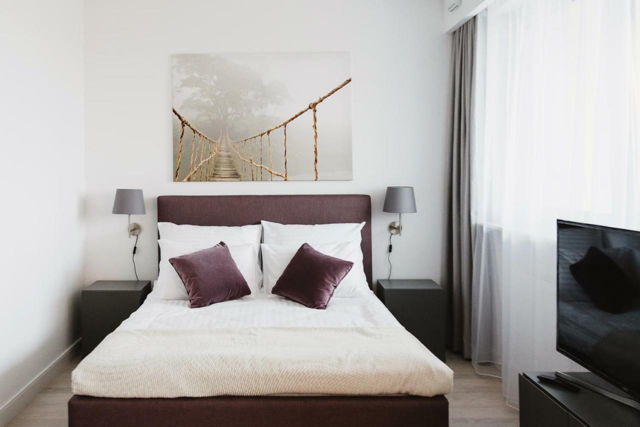 Luxlux Apartments Metro Slodowiec Варшава Экстерьер фото