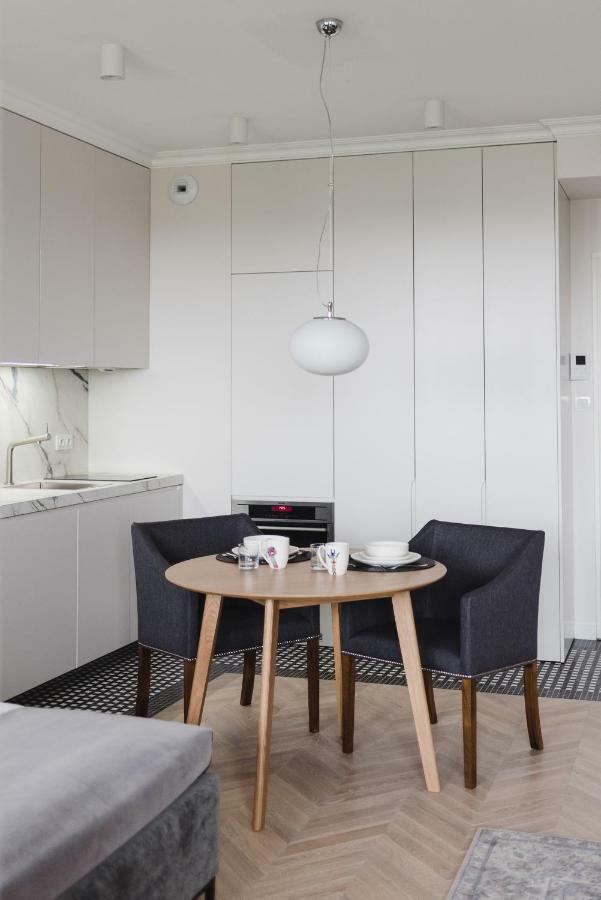 Luxlux Apartments Metro Slodowiec Варшава Экстерьер фото
