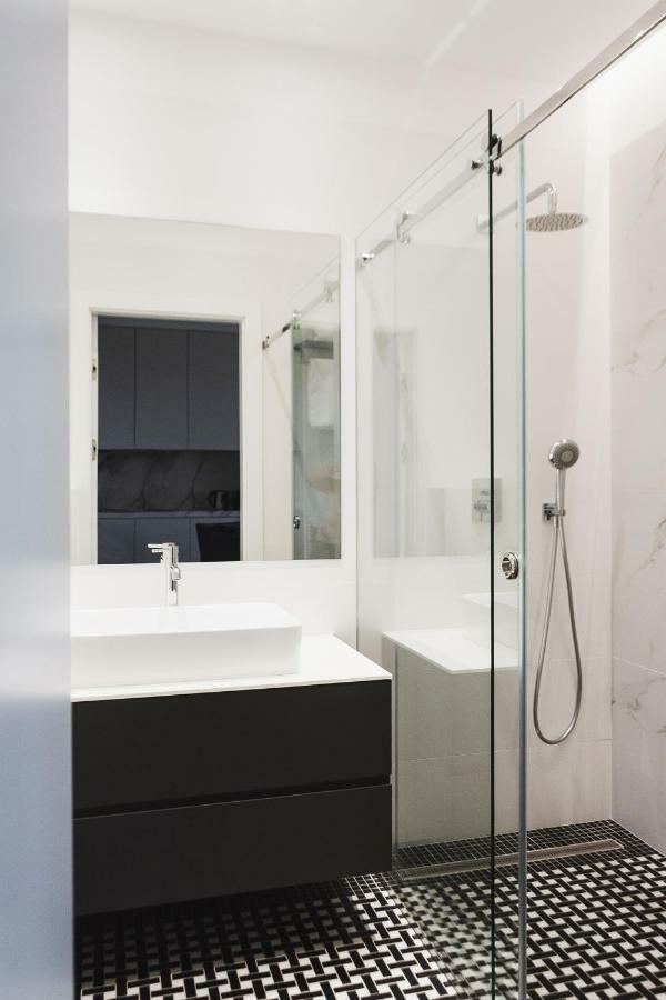 Luxlux Apartments Metro Slodowiec Варшава Экстерьер фото